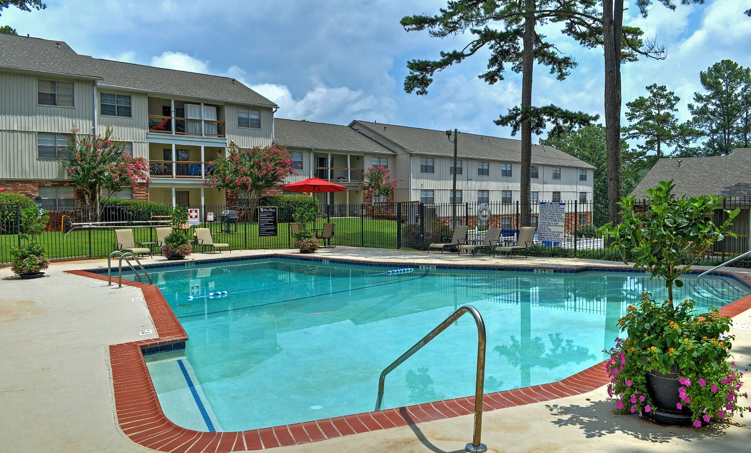 Westside Commons exterior pool